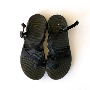 Chaco Women’s 8 Black Strappy Sandals